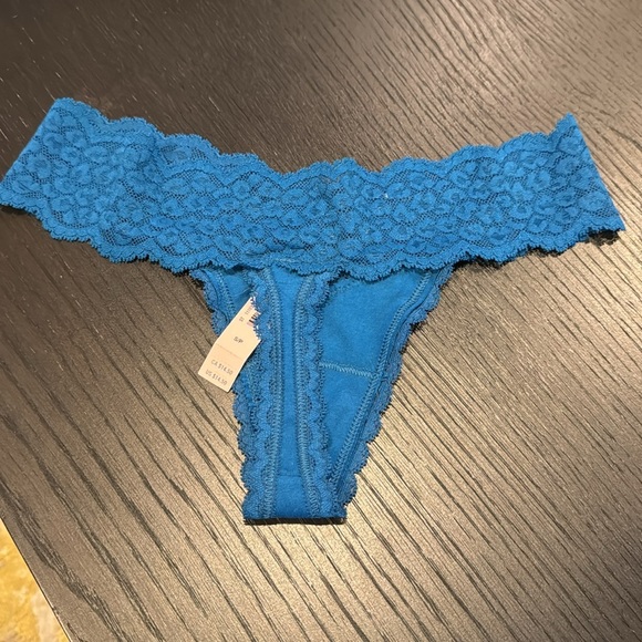 Victoria’s Secret deep teal lace thong. New with tag. Small. - Picture 3 of 4